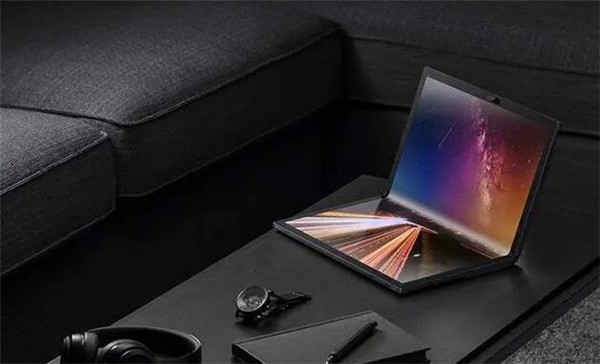 全球首款17.3英寸折叠屏笔记本：华硕灵耀X Fold正式开售