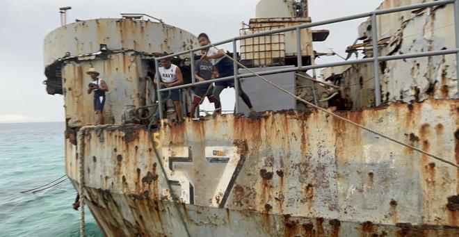 中国海警强烈谴责菲律宾海警船撞击中方船只，称菲方向仁爱礁